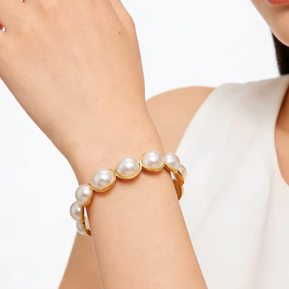 Pulsera de acero inoxidable de moda, acero de titanio y perlas, pulsera elegante y que no se decolora, pulsera de alta gama para mujer, regalo de fiesta