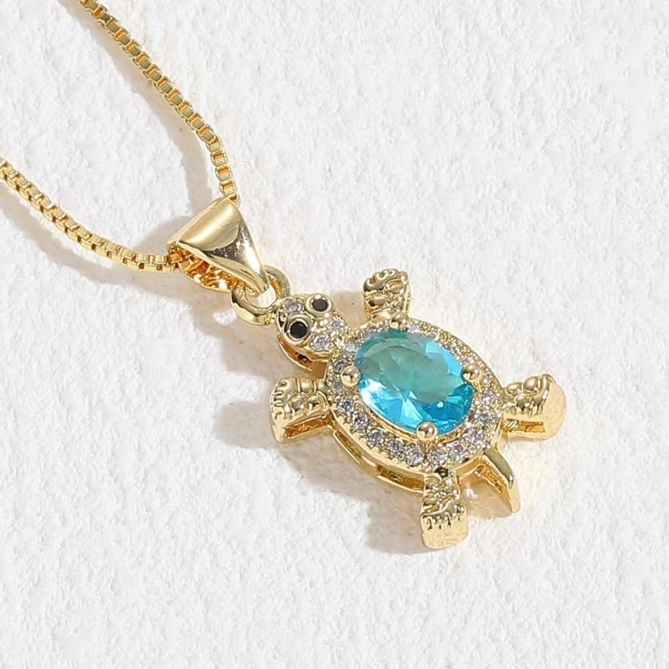 Joyería personalizada OEM serie con diseño marino, collar de tortuga de circonio de cristal bonito, colgante de tortuga marina Chapado en cobre, cadena de eslabones para fiesta para mujer