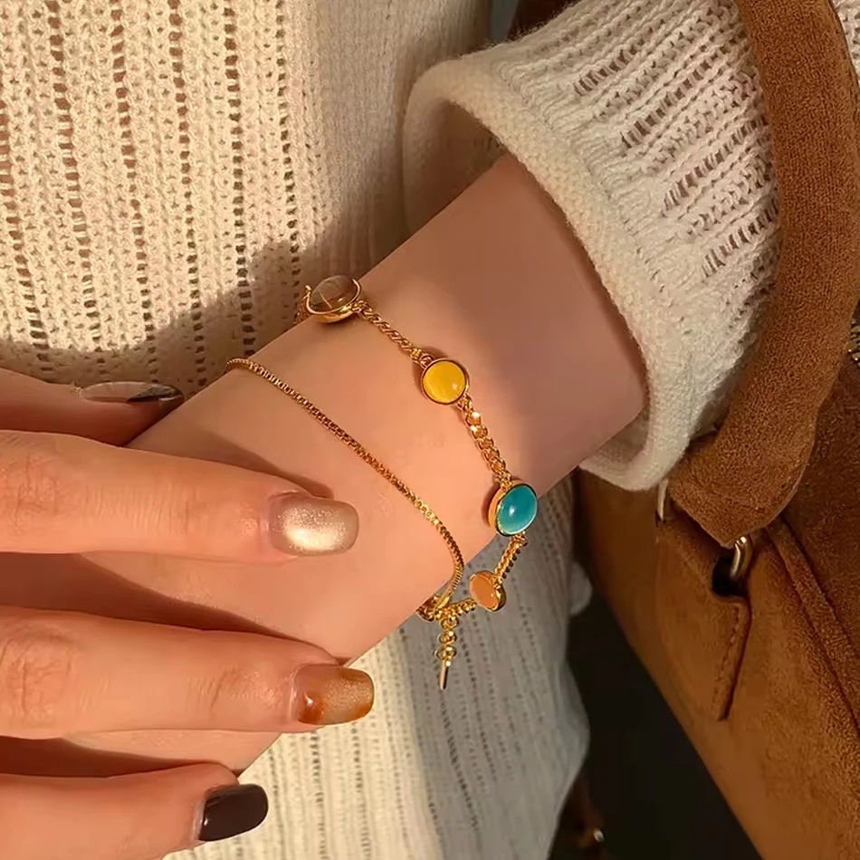 Joyer&iacute;a personalizada de OEM de lat&oacute;n galvanizado de 18 quilates con piedra de ojo de gato de color