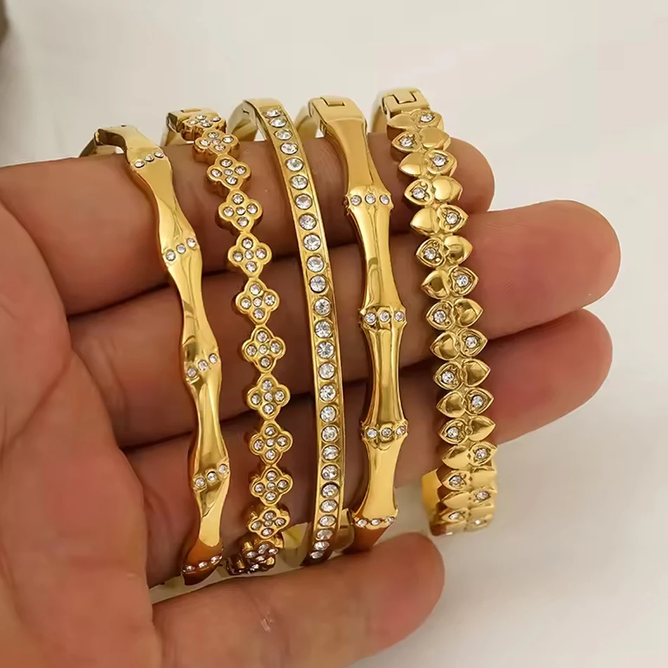 Brazalete chispeante B de la joyer&iacute;a de moda del Zircon de la forma del coraz&oacute;n del acero inoxidable