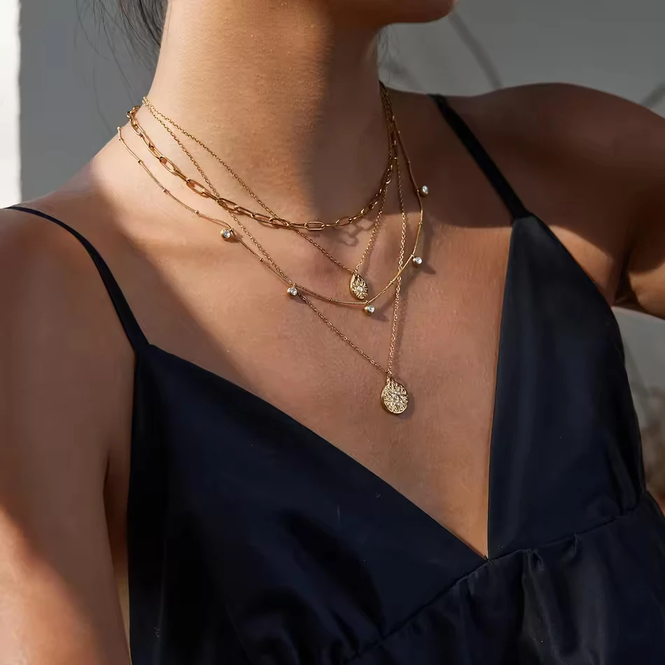 Joyer&iacute;a personalizada OEM de estilo cl&aacute;sico de acero inoxidable con patr&oacute;n de diamantes de imitaci&oacute;n