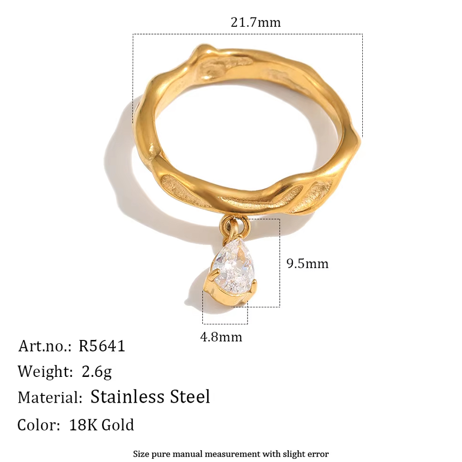 Joyería personalizada OEM, anillo colgante de acero inoxidable, banda de textura martillada en tono dorado con anillo de gota de circonita de pera, joyería de moda